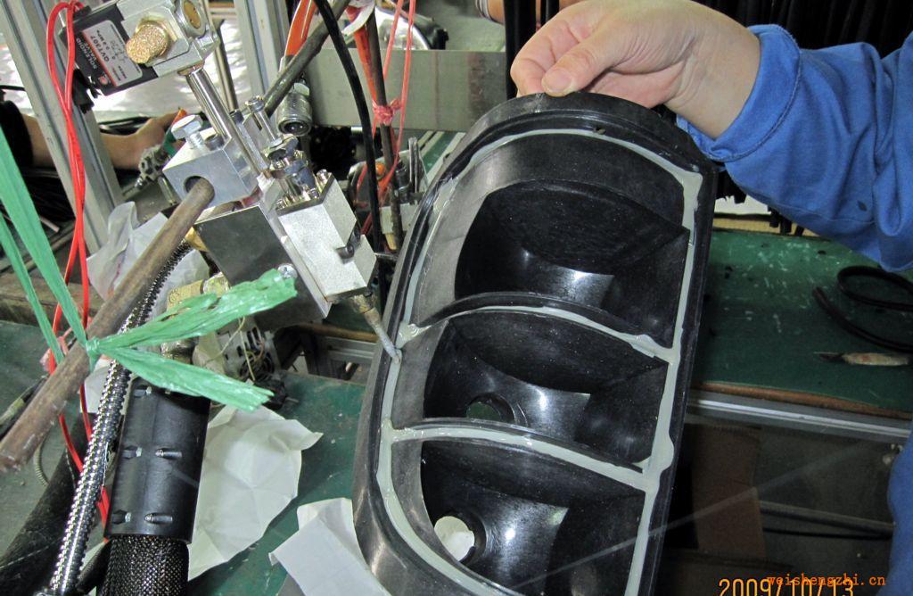 車(chē)燈熱熔膠機(jī)、車(chē)燈密封膠、車(chē)燈熱熔膠、車(chē)燈膠